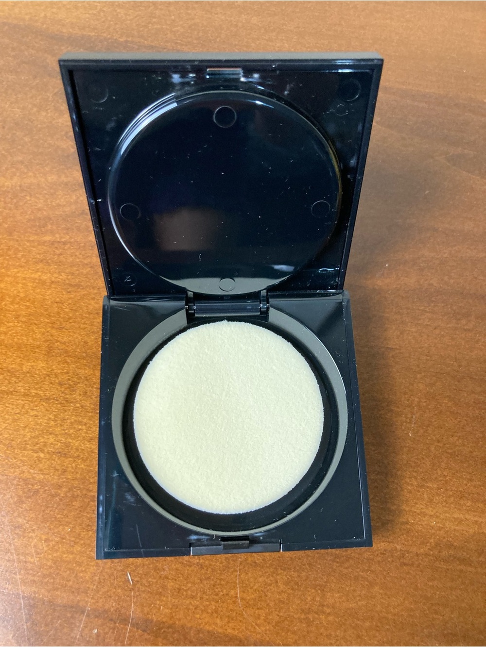 Smashbox Photo Filter Powder Foundation Shade 2 RARE Full Size! - Picture 8 of 9